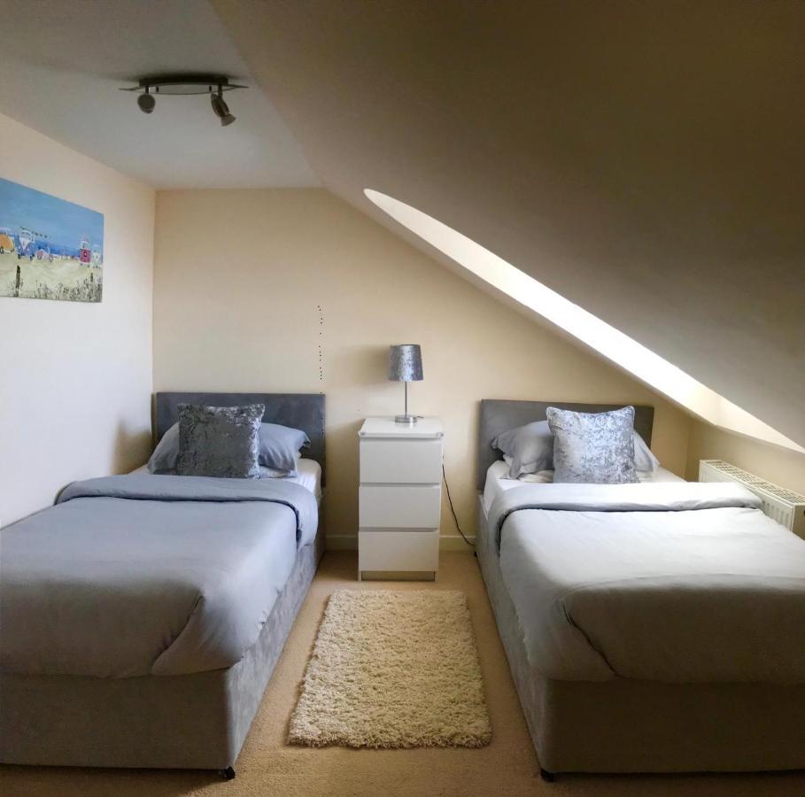 Apartment South *